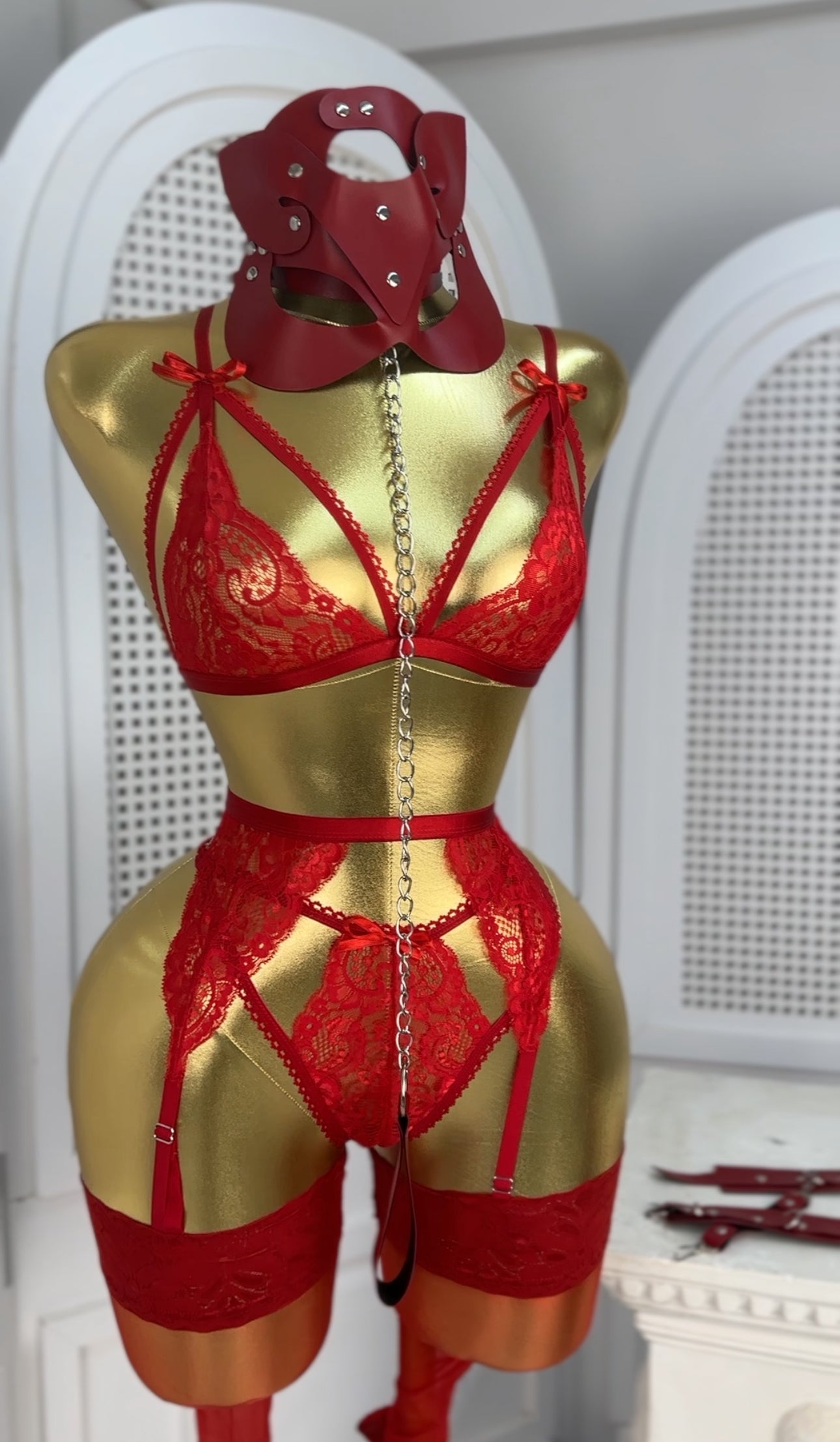 Yılbaşı Özel Aisha Club Kırmızı Dantelli Jartiyer Takımı Çorap Dahil